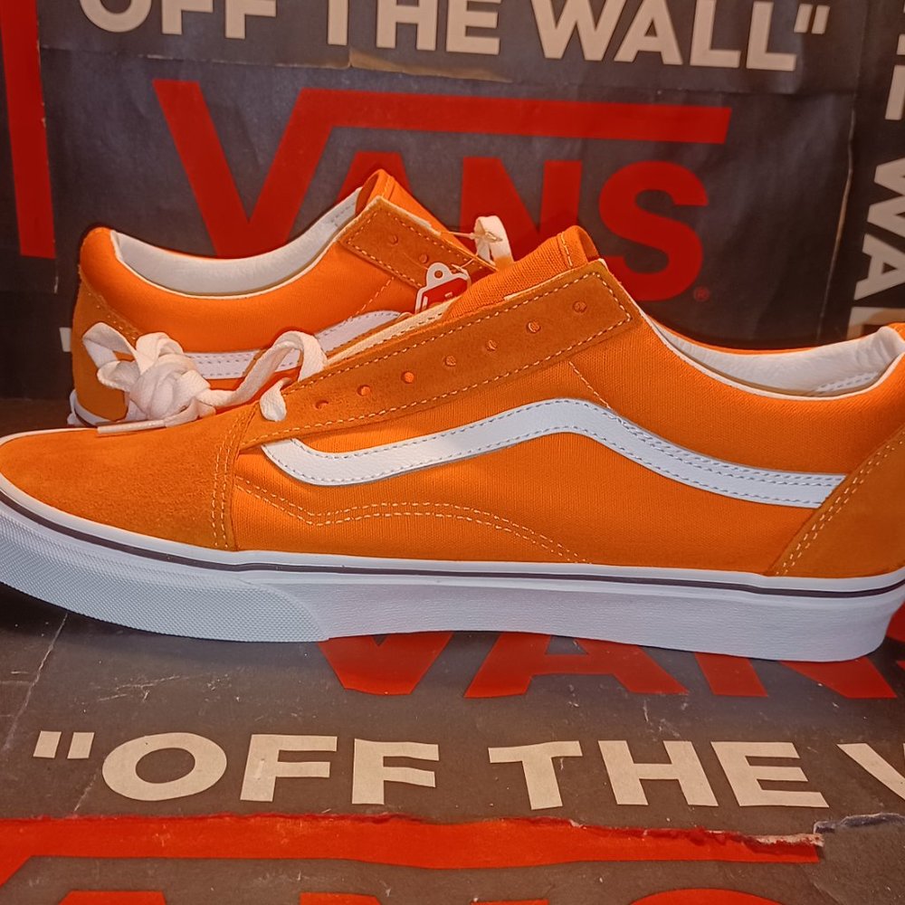 Vans Men's 9/Women's 10.5 Old Skool Orange Tiger/True White Suede VN0A5KRFAVM - Picture 10 of 12
